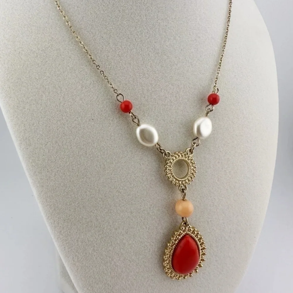 Avon Faux Pearls Orange Acrylic Beads Teardrop Pendant 16” Gold Tone Necklace